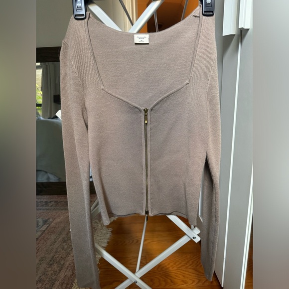 Abercrombie & Fitch zipper front sweater - Picture 1 of 4